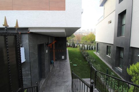 5+1 Villa en Basaksehir, Turkey No. 17446 28