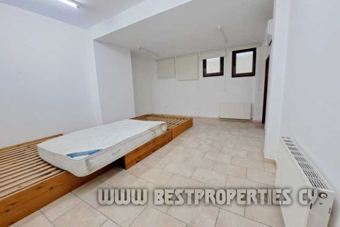 7 dormitorios House en Aradippou, Cyprus No. 74114 11