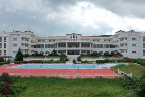 4390m² Hotel in Oraiokastro, Greece No. 55600 1