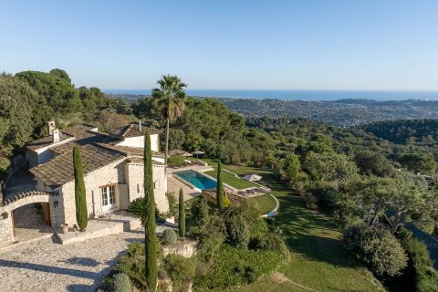 5 bedrooms Villa in La Colle-sur-Loup, France No. 72150 4