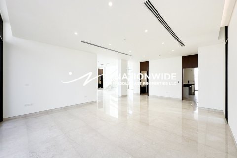 6 bedrooms Villa in Abu Dhabi, UAE No. 75496 10