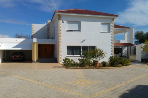 3 dormitorios Villa en Limassol, Cyprus No. 50407 1