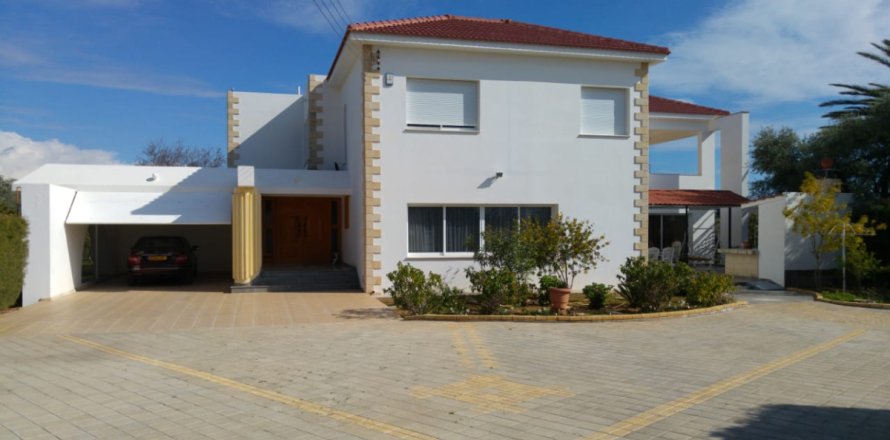 3 dormitorios Villa en Limassol, Cyprus No. 50407