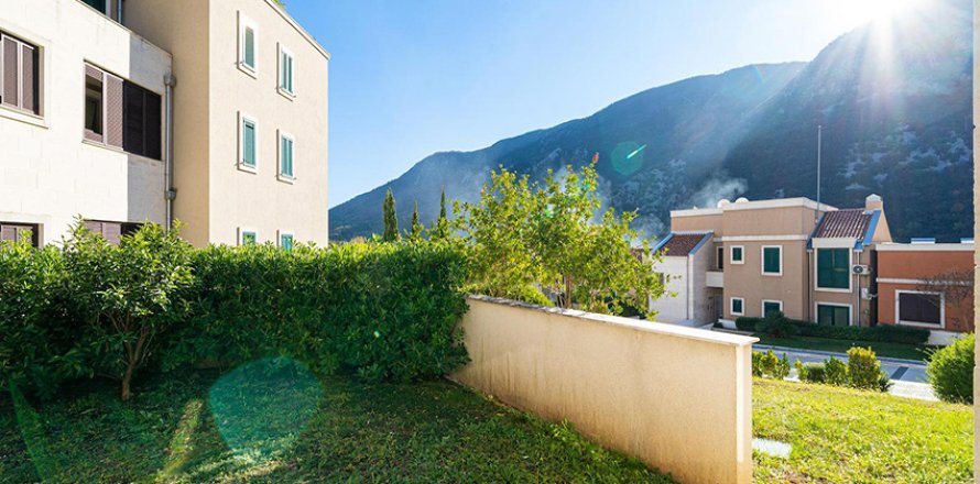 2 bedrooms Apartment in Kotor, Montenegro No. 66743