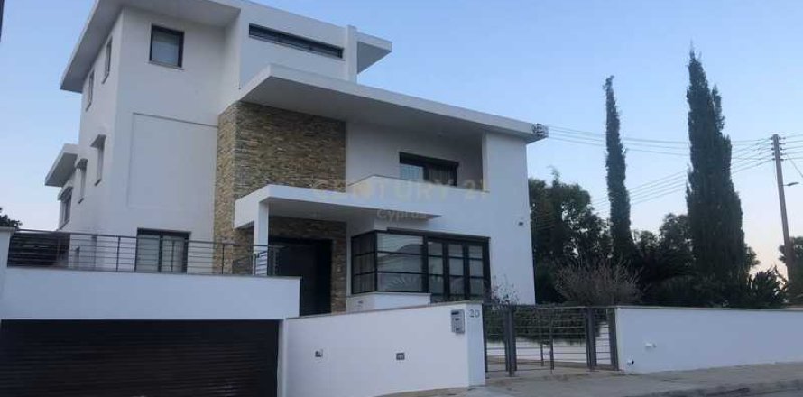 5 bedrooms House in Aradippou, Cyprus No. 28859