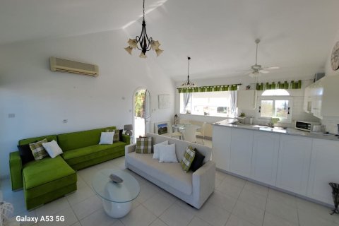 4 bedrooms House in Paphos, Cyprus No. 37255 17