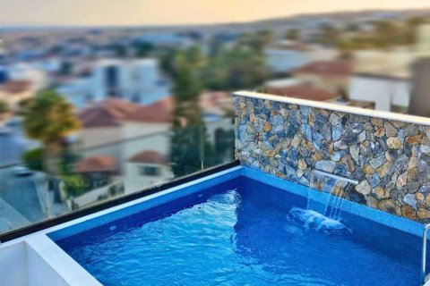 3 bedrooms Penthouse in Agios Athanasios, Cyprus No. 41307 1