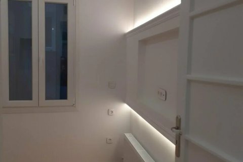 3 bedrooms Apartment in Athens, Greece No. 55282 22