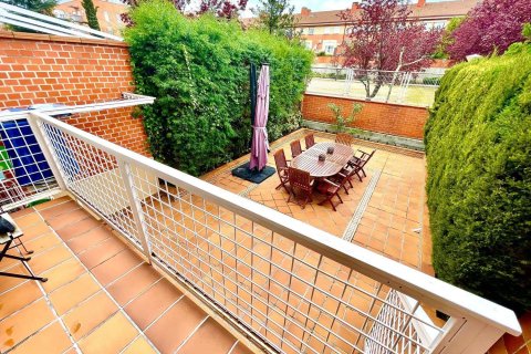 4 bedrooms Townhouse in Madrid, Spain No. 26192 5