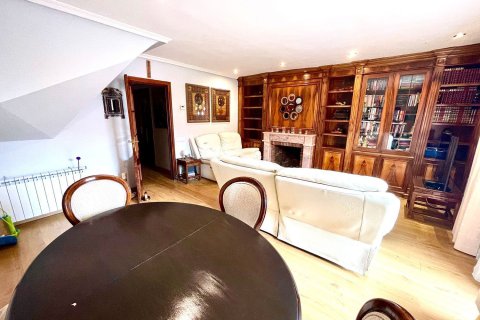 4 bedrooms Townhouse in Madrid, Spain No. 26192 9