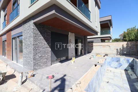 4+1 Villa à Dosemealti, Turkey No. 61251 27