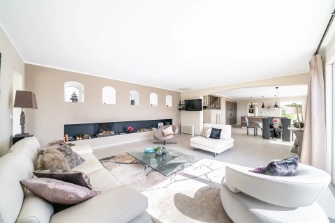 4 bedrooms Villa in Peymeinade, France No. 67262 11