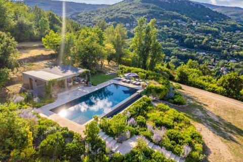 6 bedrooms Villa in Chateauneuf-Grasse, France No. 67263 2