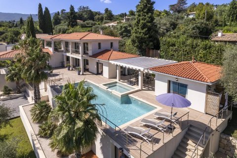 5 bedrooms Villa in Chateauneuf-Grasse, France No. 67259 2