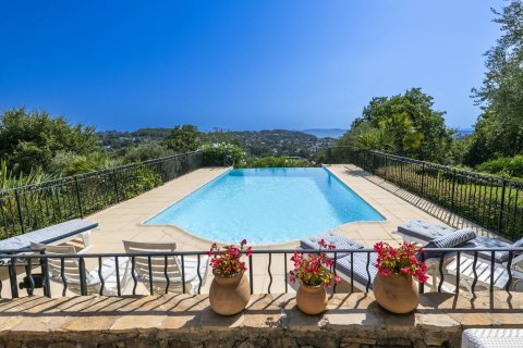 9 bedrooms Villa in Valbonne, France No. 67261 3