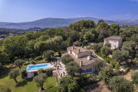 9 bedrooms Villa in Valbonne, France No. 67261 1