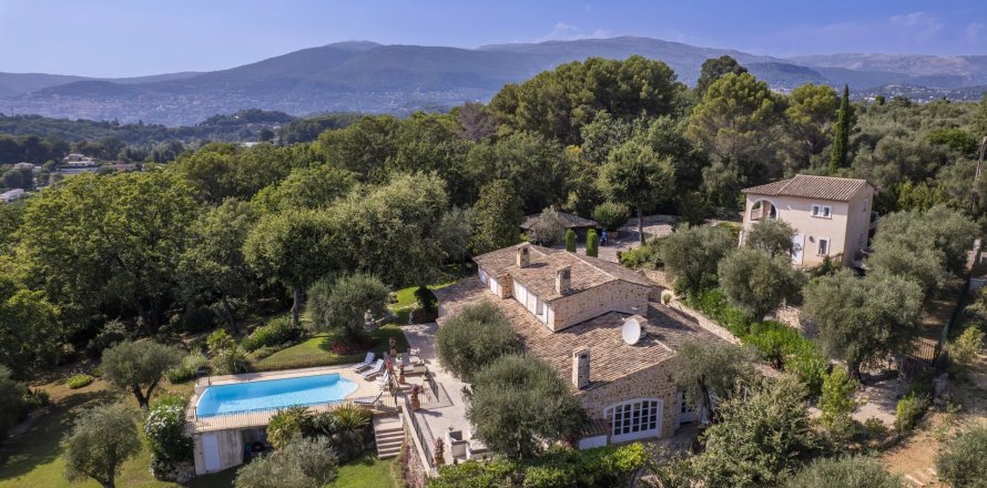 9 bedrooms Villa in Valbonne, France No. 67261