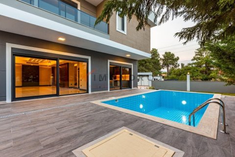 5+1 Villa en Dosemealti, Turkey No. 17178 26