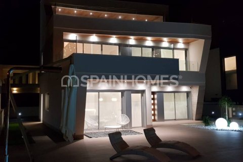 4 bedrooms Villa in Orihuela, Spain No. 25767 11