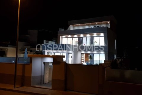 4 bedrooms Villa in Orihuela, Spain No. 25767 6