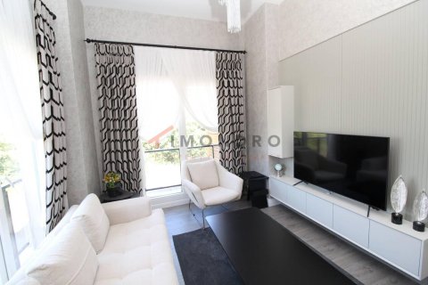 4+1 Apartment in Beylikduezue, Turkey No. 16880 2