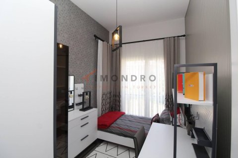 4+1 Apartment in Beylikduezue, Turkey No. 16880 7