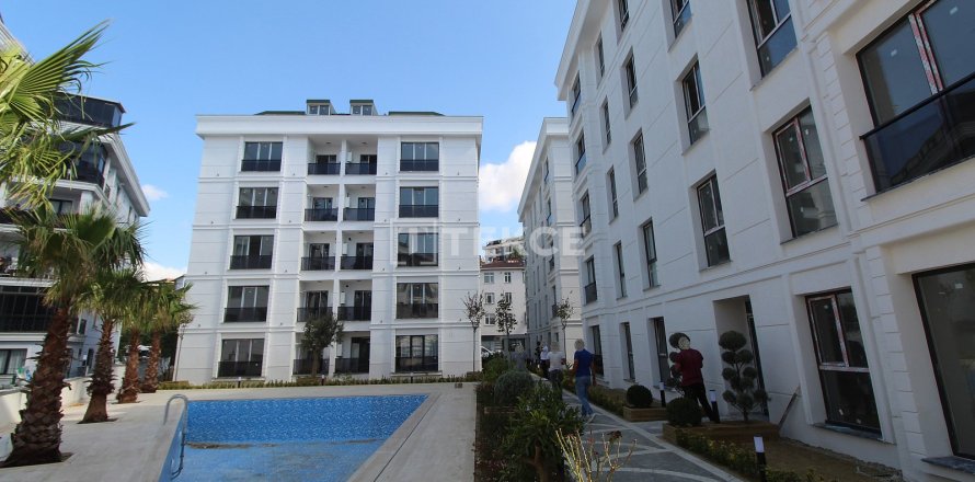 2+1 Apartment in Bueyuekcekmece, Turkey No. 17620