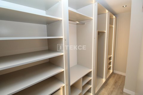 2+1 Appartement à Bueyuekcekmece, Turkey No. 17620 12