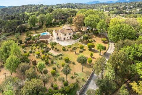 3 bedrooms Villa in Valbonne, France No. 67230 3