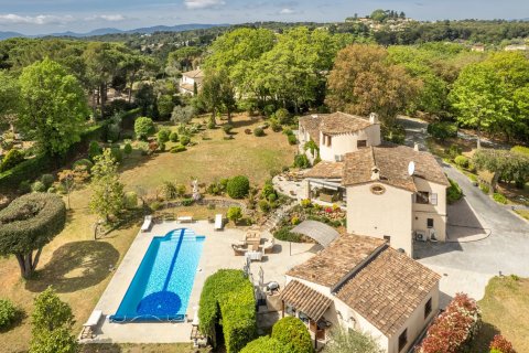 3 bedrooms Villa in Valbonne, France No. 67230 1