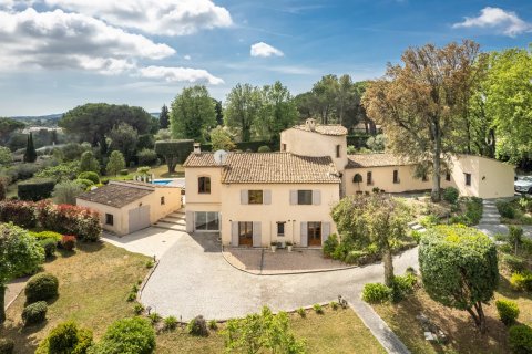 3 bedrooms Villa in Valbonne, France No. 67230 12