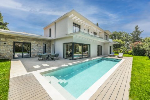 5 bedrooms Villa in Mougins, France No. 67220 1