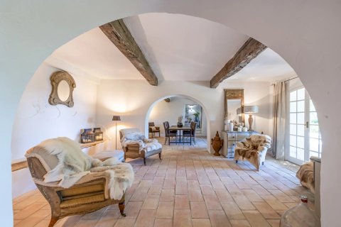 5 bedrooms Villa in Chateauneuf-Grasse, France No. 67221 7