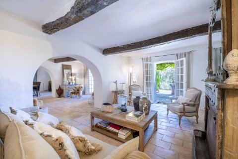 5 bedrooms Villa in Chateauneuf-Grasse, France No. 67221 8