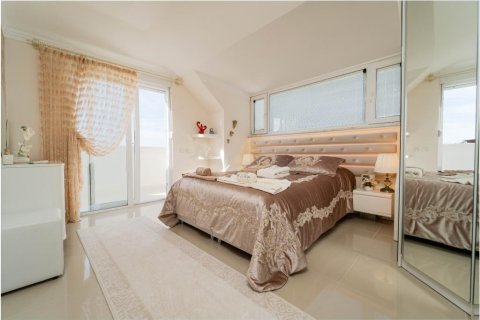 3 rooms Apartment in Kestel, Turkey No. 21171 4