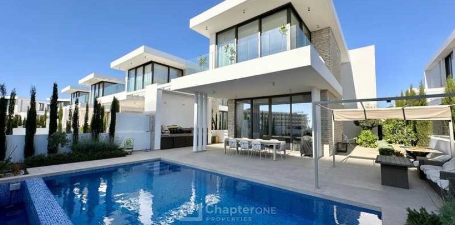 5 bedrooms Villa in Paphos, Cyprus No. 65467