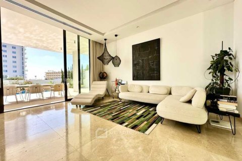 5 bedrooms Villa in Paphos, Cyprus No. 65467 3