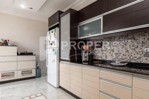 4 rooms Appartement à Muratpasa, Turkey No. 11355 11