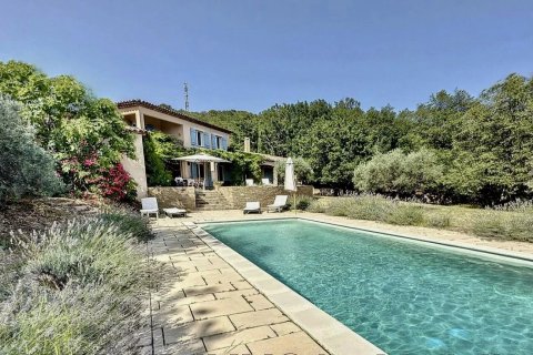 6 dormitorios Villa en La Garde-Freinet, France No. 75931 2