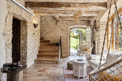 6 bedrooms Villa in Saint-Paul-de-Vence, France No. 75934 4