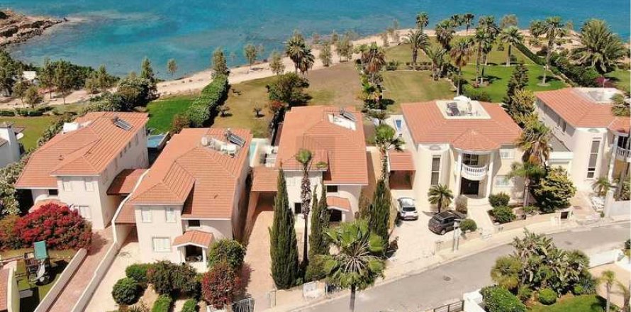 5 dormitorios House en Paralimni, Cyprus No. 73698