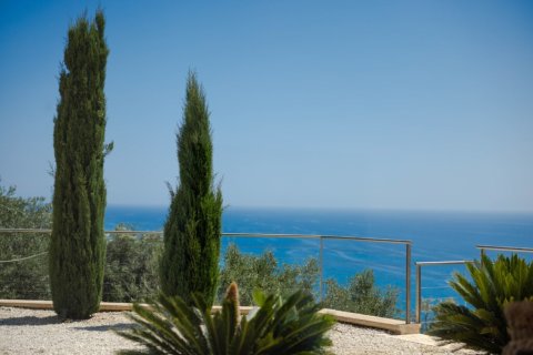 3 bedrooms Villa in Corfu, Greece No. 47263 6