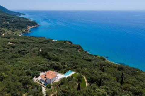 3 bedrooms Villa in Corfu, Greece No. 47263 4