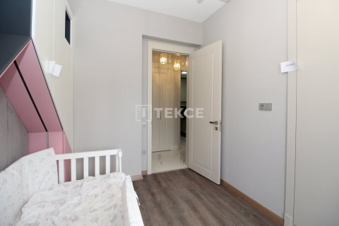 4+1 Apartment in Ankara, Turkey No. 14016 12