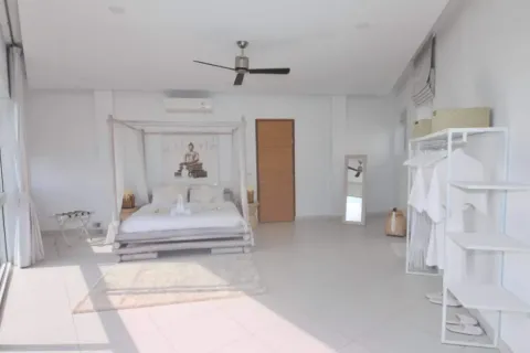 5 bedrooms Villa on the Chaweng Beach, Thailand No. 3108 16