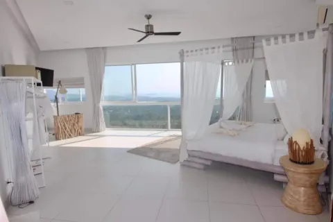 5 bedrooms Villa on the Chaweng Beach, Thailand No. 3108 17