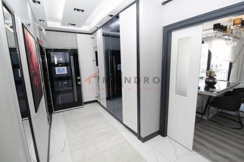 2+1 Apartment in Beylikduezue, Turkey No. 17877 17