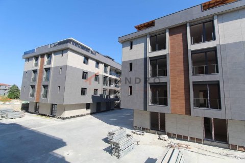 2+1 Apartment in Beylikduezue, Turkey No. 17877 2