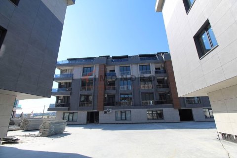 2+1 Apartment in Beylikduezue, Turkey No. 17877 13