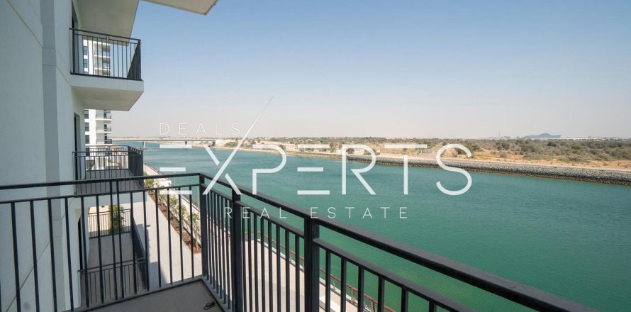 3 dormitorios Apartment en  Yas Island, UAE No. 9544